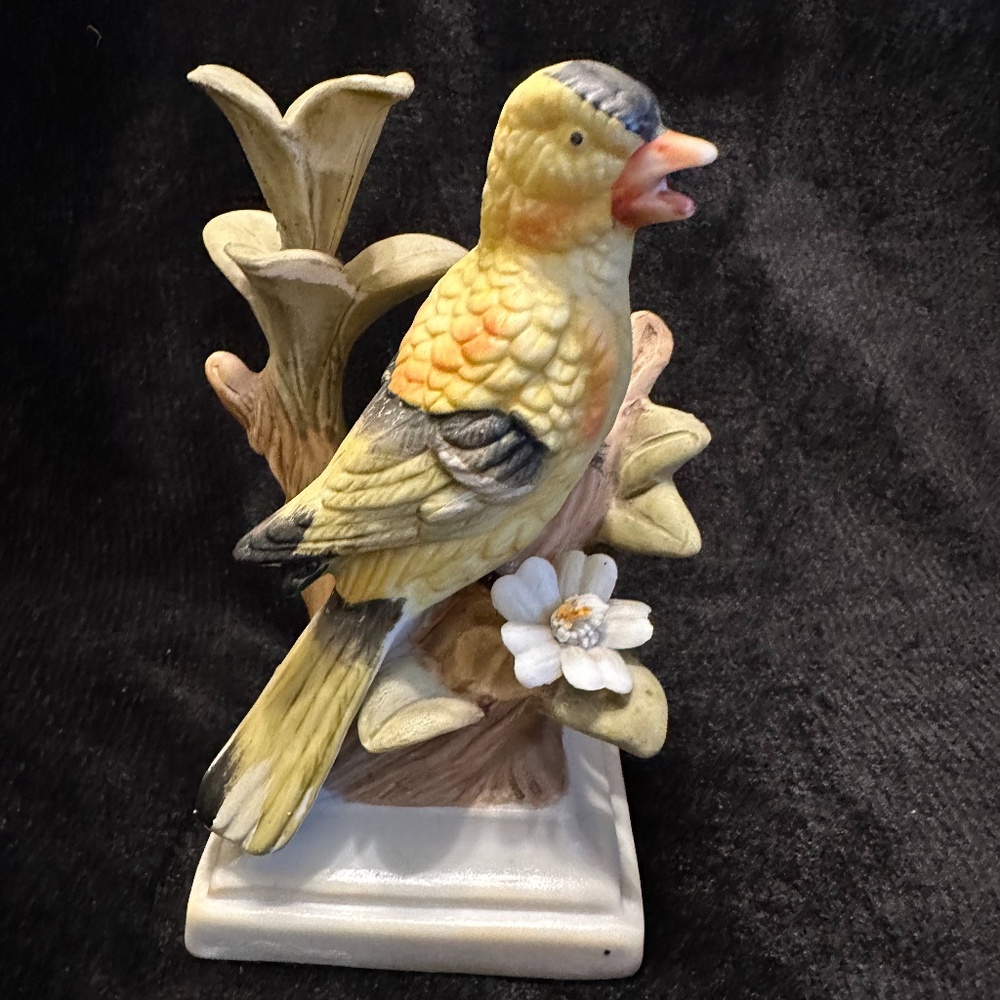 Vintage Crown Royan Ceramic Yellow Bird Figurine Hand-painted Made in Taiwan